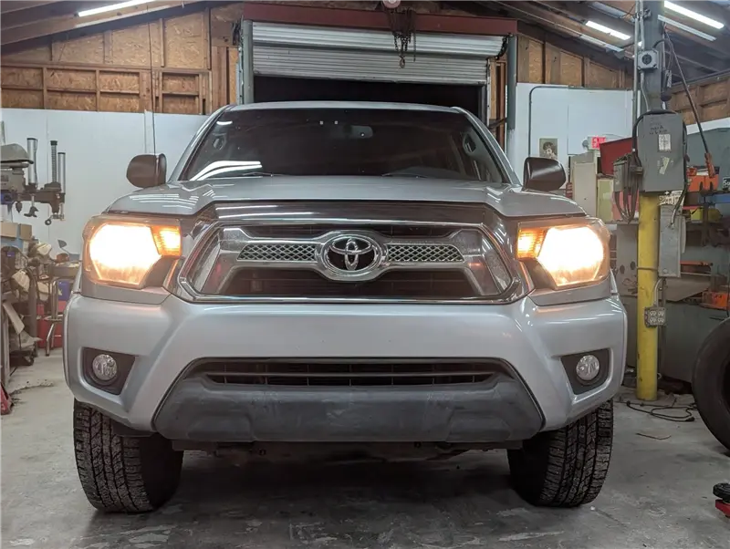 2012 Toyota Tacoma Double Cab TRD Off-Road photo 2
