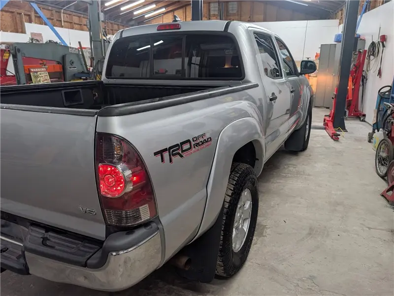 2012 Toyota Tacoma Double Cab TRD Off-Road photo 5