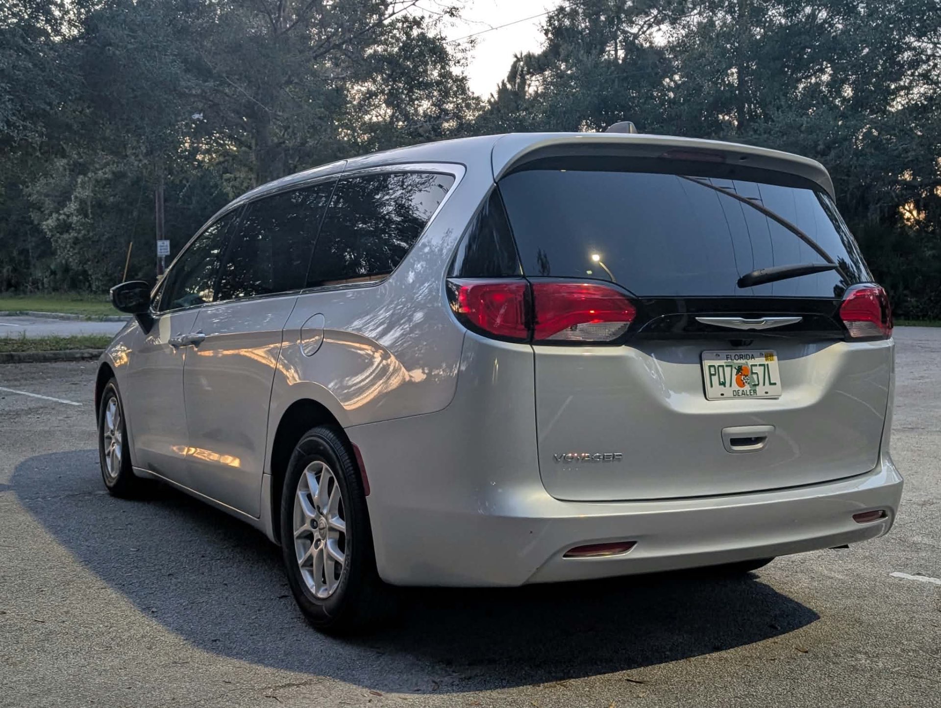 2023 Chrysler Voyager LX photo 7