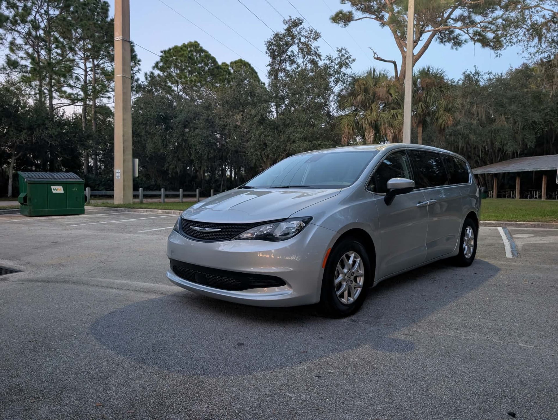 2023 Chrysler Voyager LX photo 3
