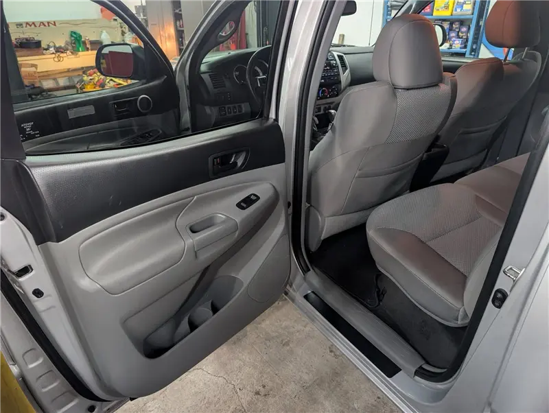2012 Toyota Tacoma Double Cab TRD Off-Road photo 12