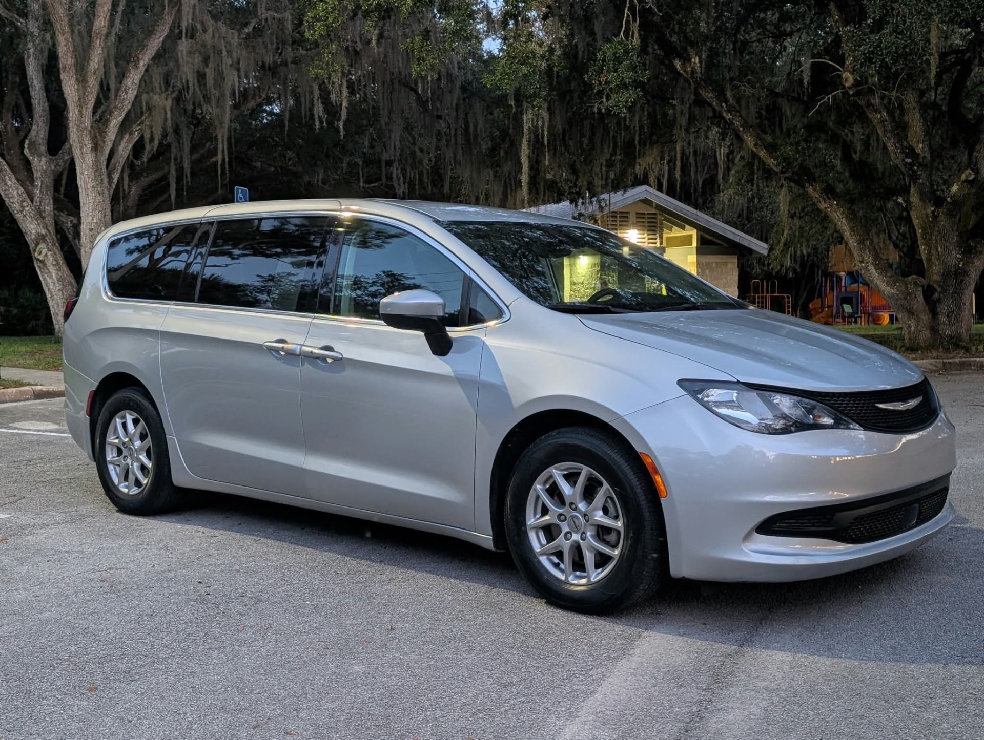 2023 Chrysler Voyager LX