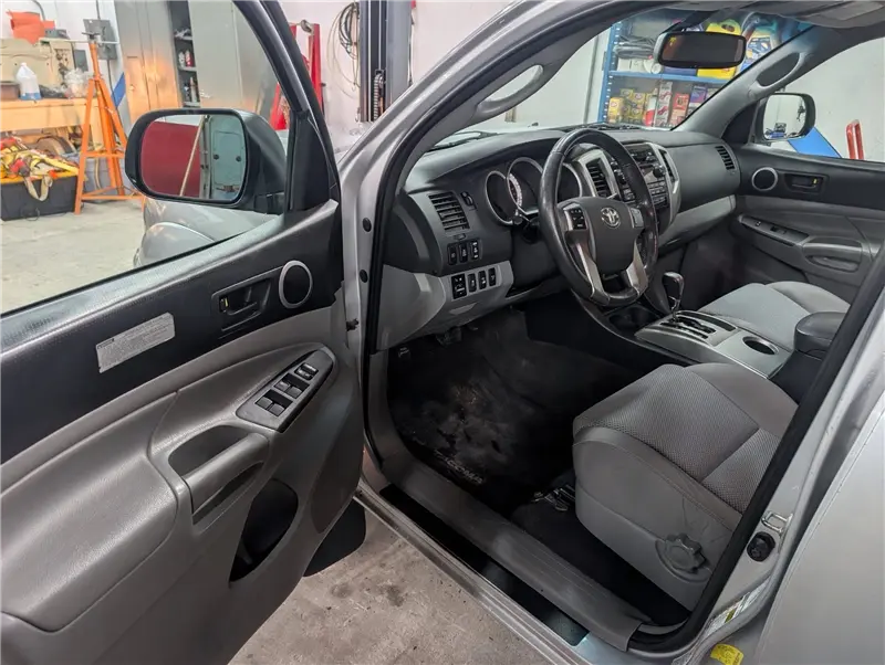 2012 Toyota Tacoma Double Cab TRD Off-Road photo 9